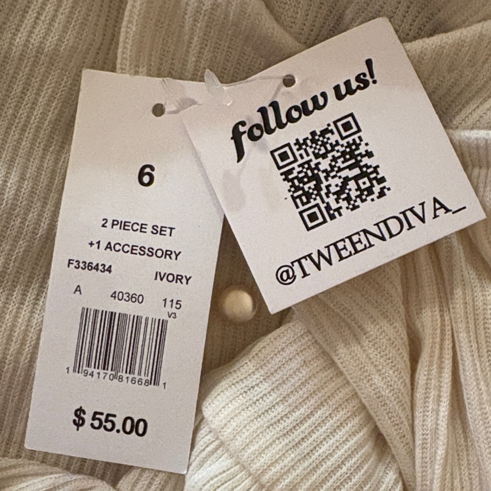 Ivory Ribbed Knit Top and Patterned Ruffle Leg Pants - Picture 5 of 6